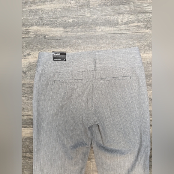 Women's Express Editor Pants NWT -Grey/White Striped - Women's 6L Dress Pants - Picture 6 of 8